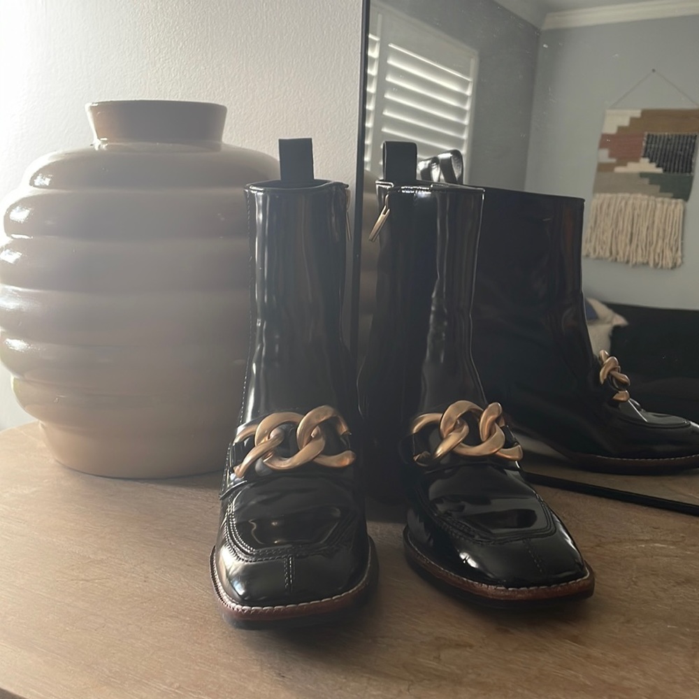 Steve Madden buckle boots